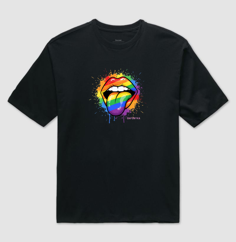 Camiseta Oversized Risco de Atrevimento: Boca do Orgulho LGBTQIA+ 😜