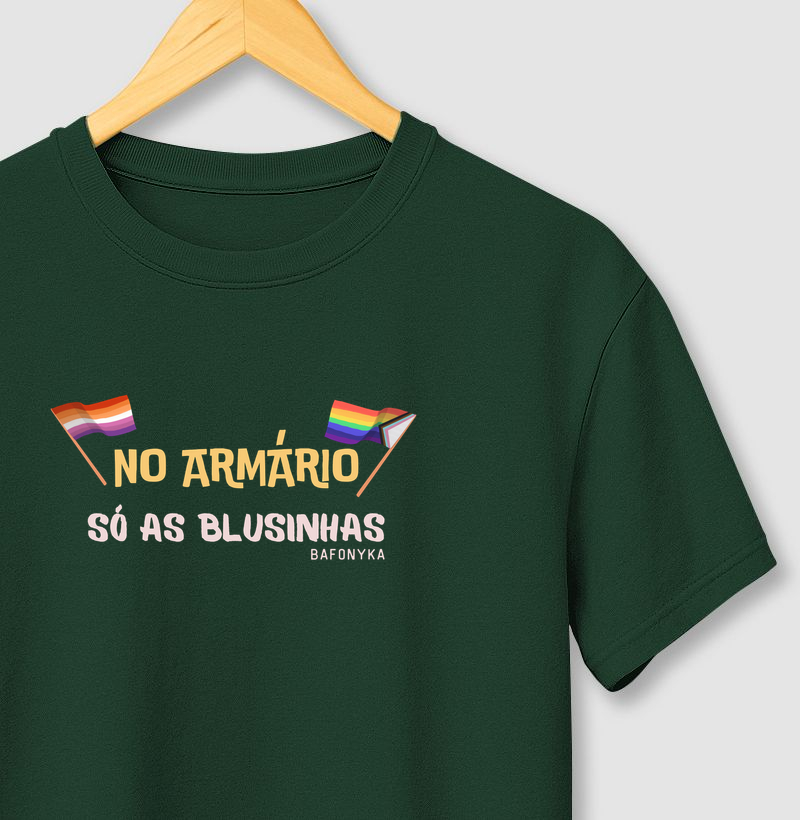 👚 No armário, só as blusinhas.