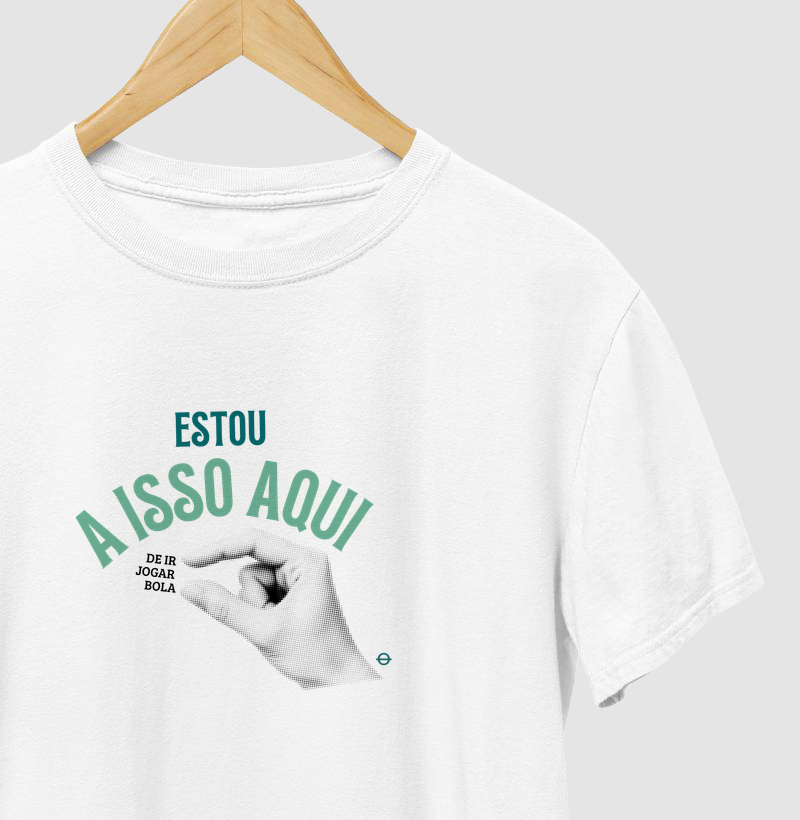 feminina de futebol estampa "a isso aqui" joga bonita