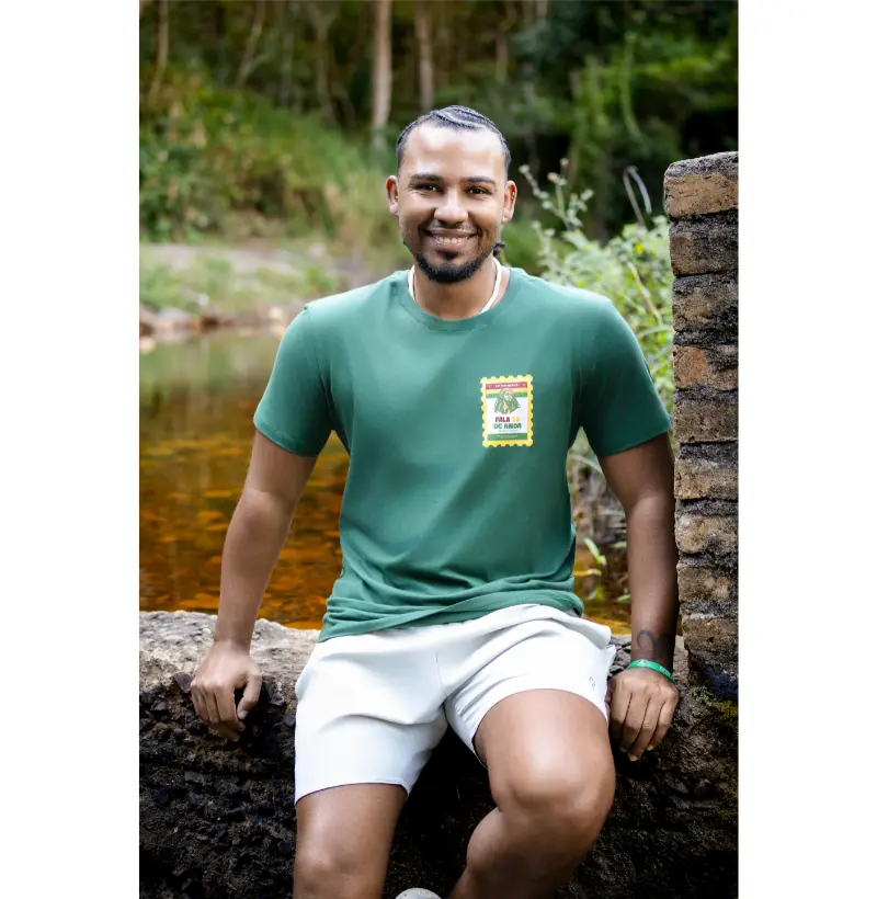 Camiseta Selo Fala só de amor. Coleção Reggae.  Masculino e feminino. Algodão Premium.