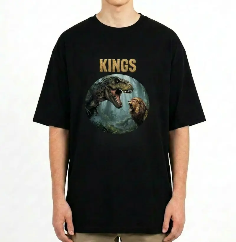 Camiseta Dinossauro Oversized Kings - T-rex vs Leão Algodão Premium Dinoloco