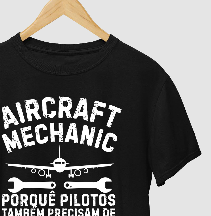 AIRCRAFT MECHANIC