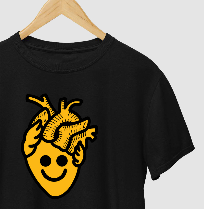 Camiseta Coração Logo Gigante 