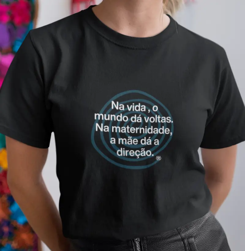 A mãe dá a direção