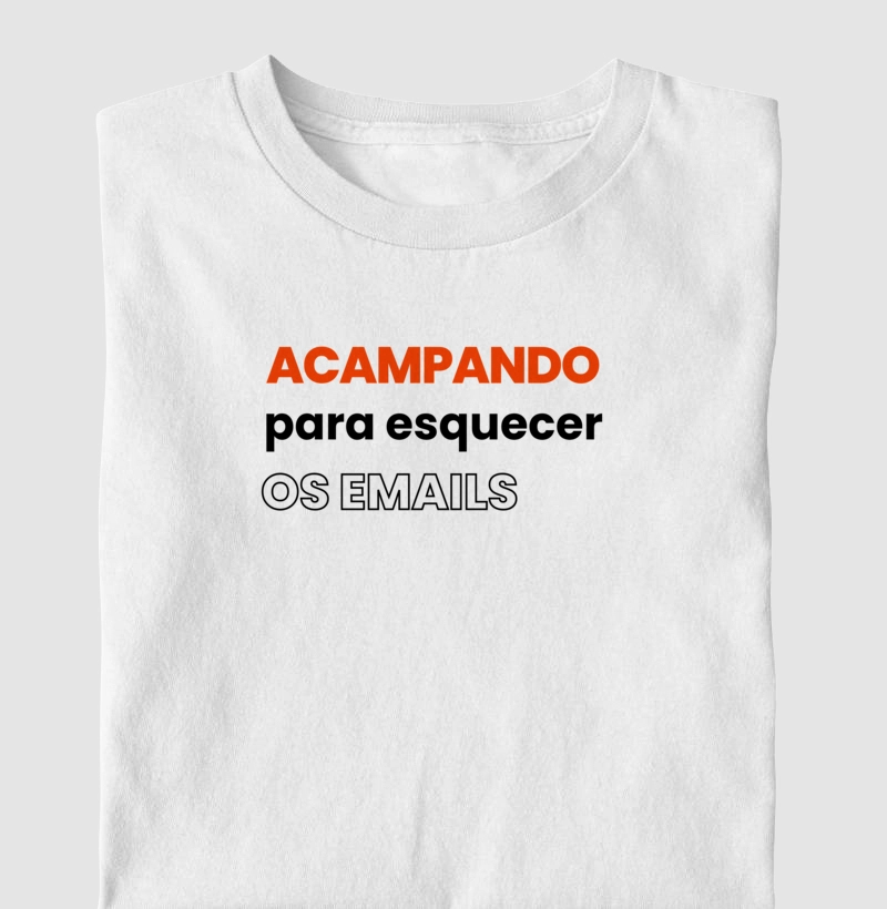 Acampando para esquecer os emails.