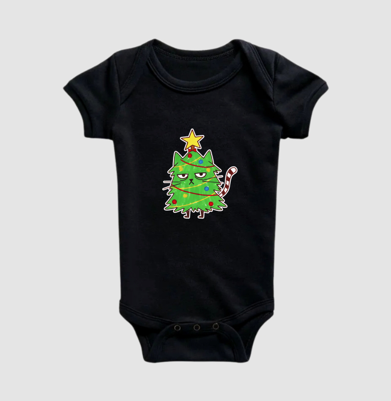 Gato no meio da árvore de Natal