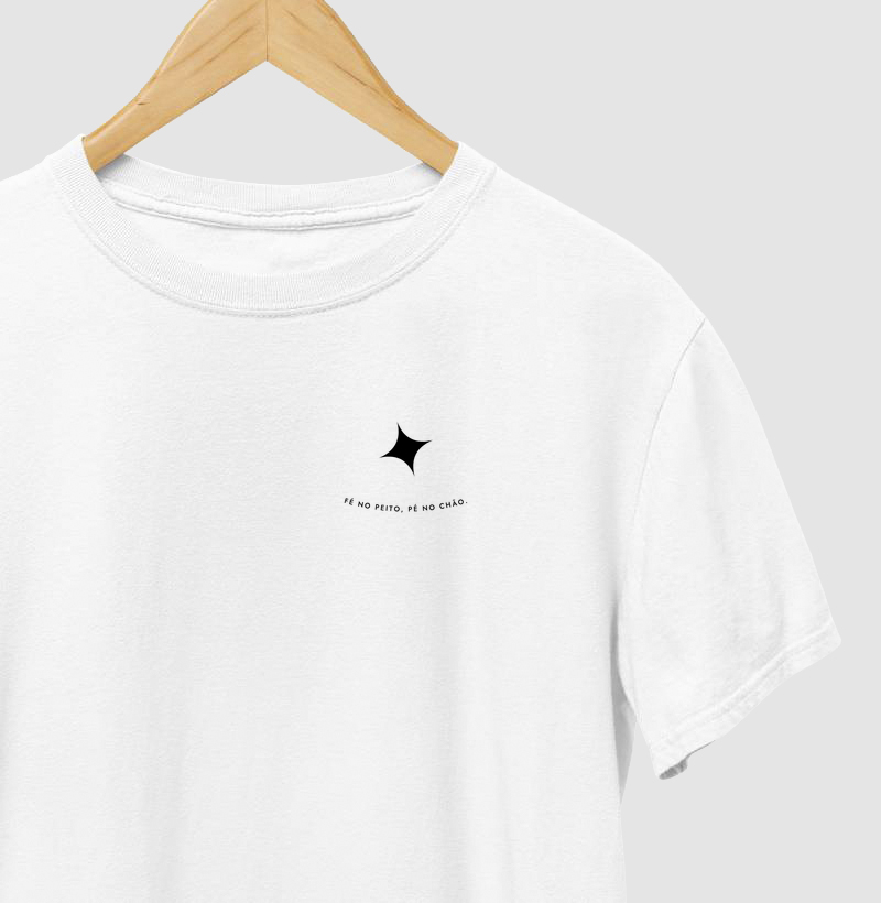 Camiseta Fé no Peito Pé no Chão Umbanda Minimalista Estampa Escura – Eleda