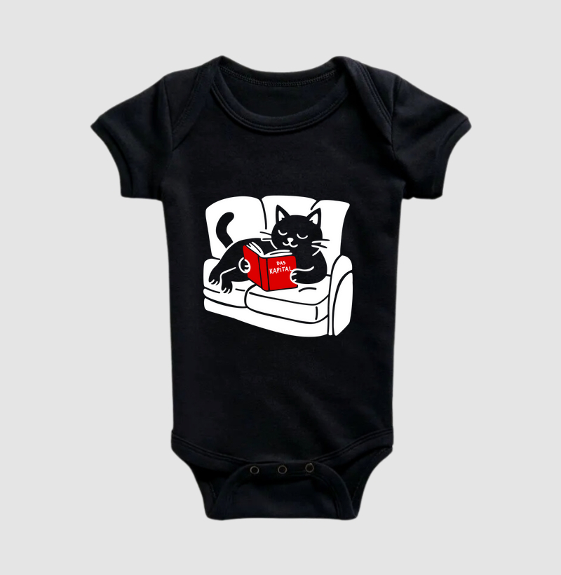 Gato lendo O Capital