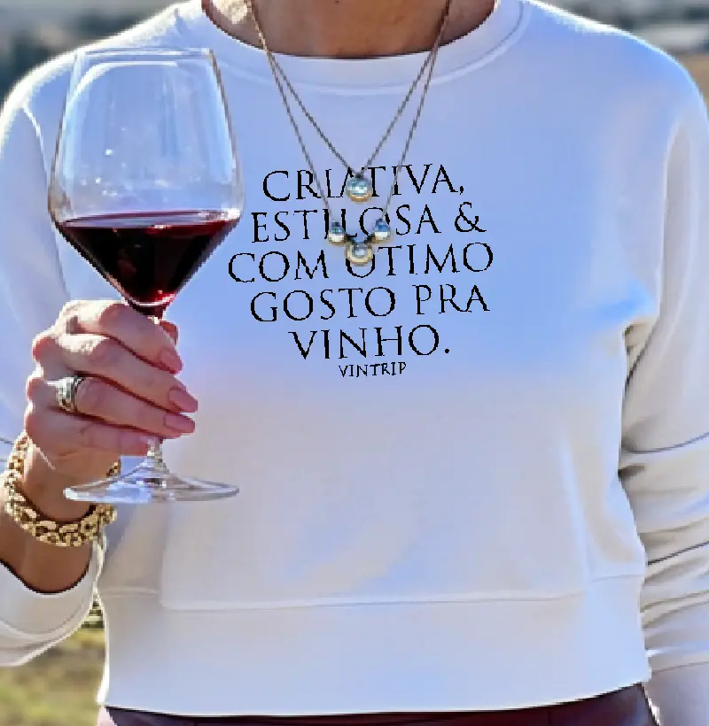 Criativa, estilosa & com ótimo gosto pra vinho.