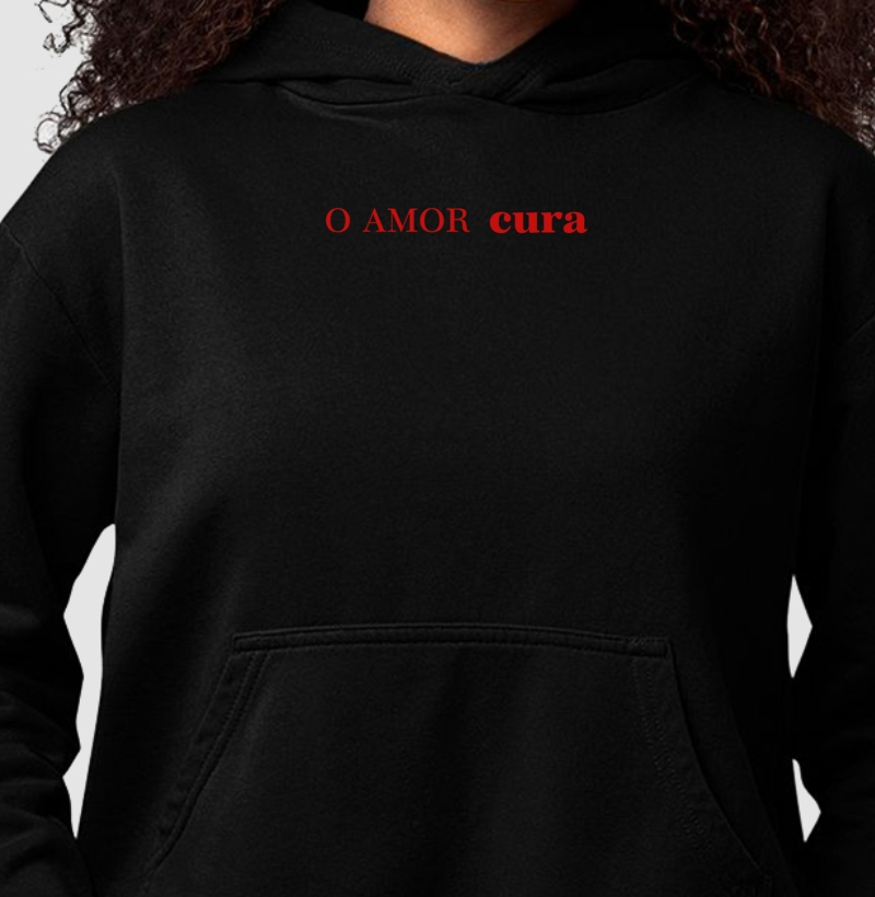 O AMOR cura Moletom Hoodie Slim estampa vermelha