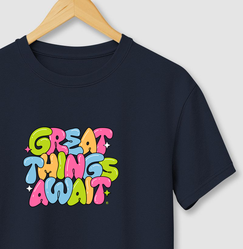Camiseta Great Things Await 