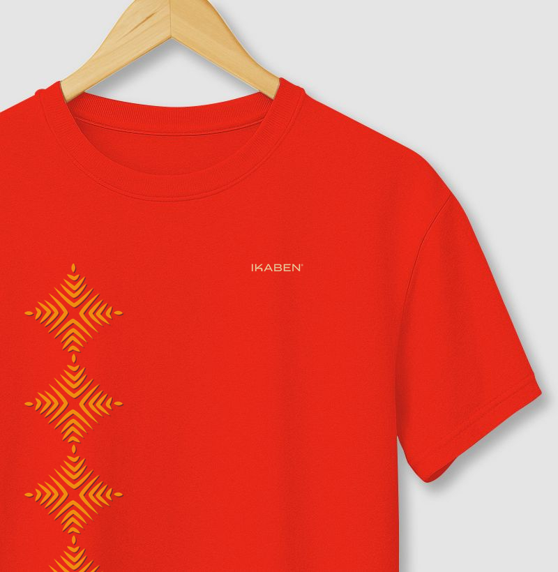 T-shirt Indígena- Grafismo Tsamata Piruara – A Escama que Guarda o Movimento do Rio - Camiseta