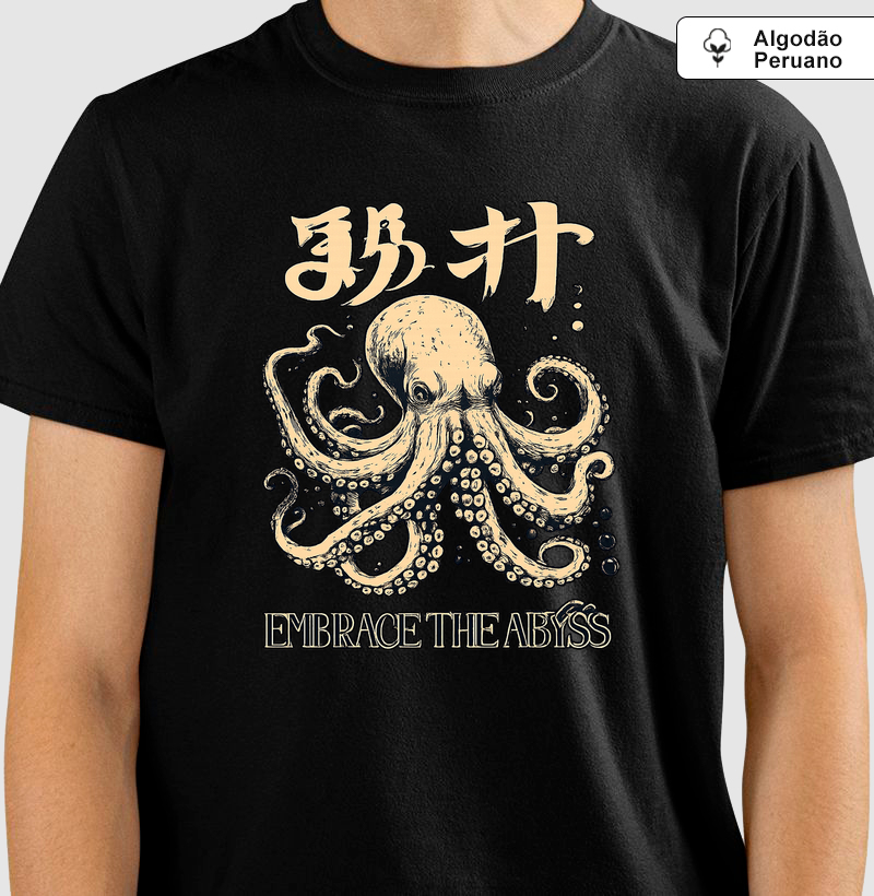 Camiseta Polvo Japonês | Embrace the Abyss | Algodão Peruano