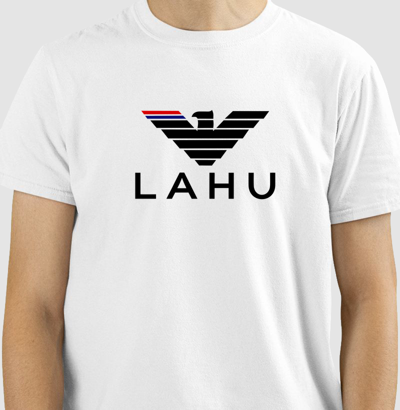 Vestir essa estampa é carregar uma promessa: não é só roupa, é postura. É ser LAHU. 💎 Original em essência, poder em cada traço. Lahu — o estilo de quem sabe o seu valor. - Camiseta