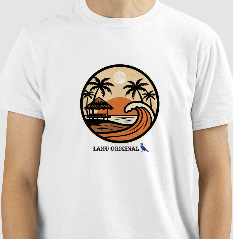 “Vista o pôr do sol, o som das ondas e o charme do Nordeste com a estampa Lahu Original. Um design que carrega o calor, a beleza e a alma das praias brasileiras — feita para quem vive o verão o ano inteiro.”
