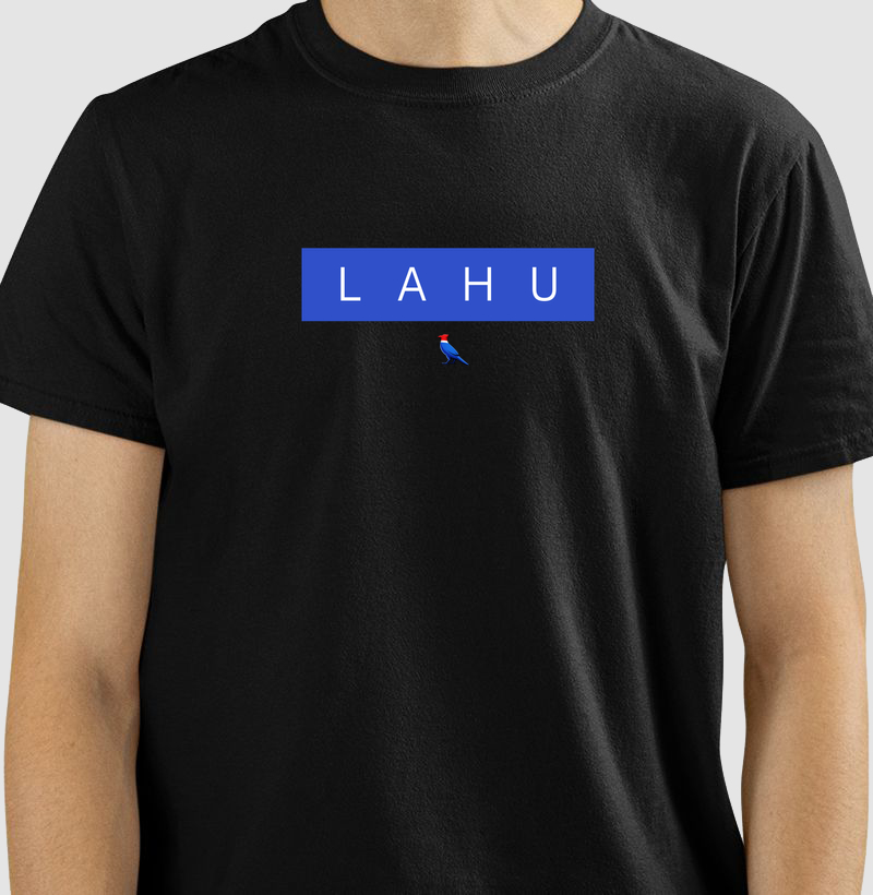 LAHU é mais que uma marca — é um grito de identidade, um símbolo de quem carrega o sol na pele e a coragem no olhar. - Camiseta