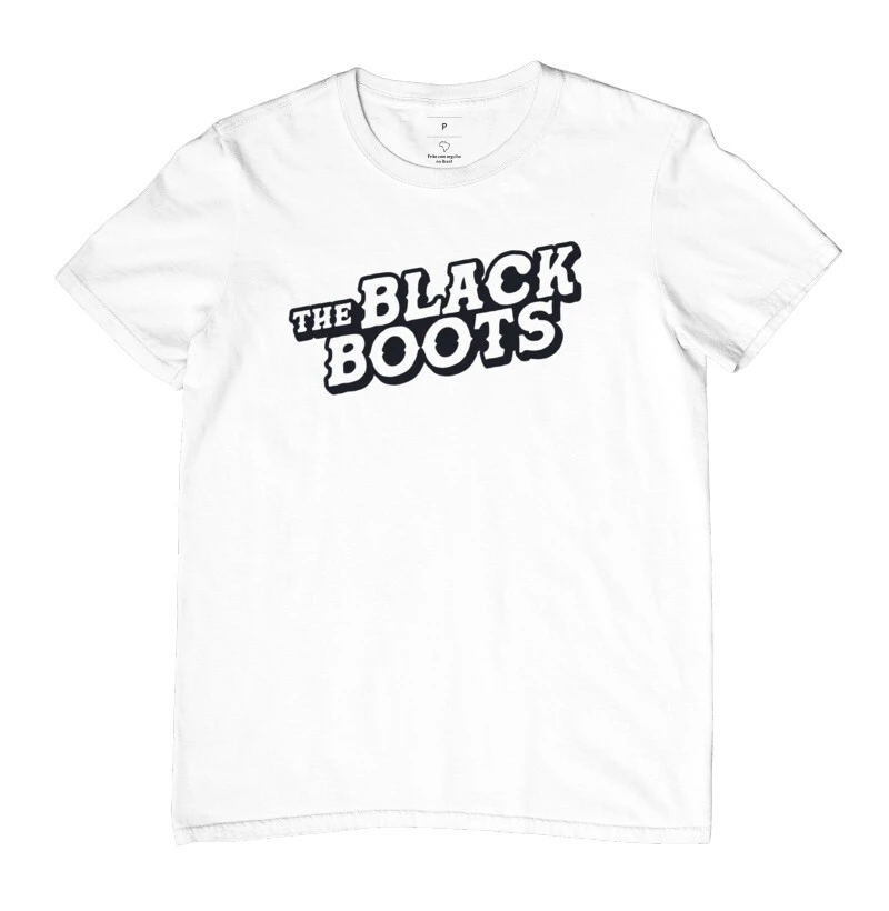 Camiseta Branca Masculina - The Black Boots (Logo Branco com Sombra)