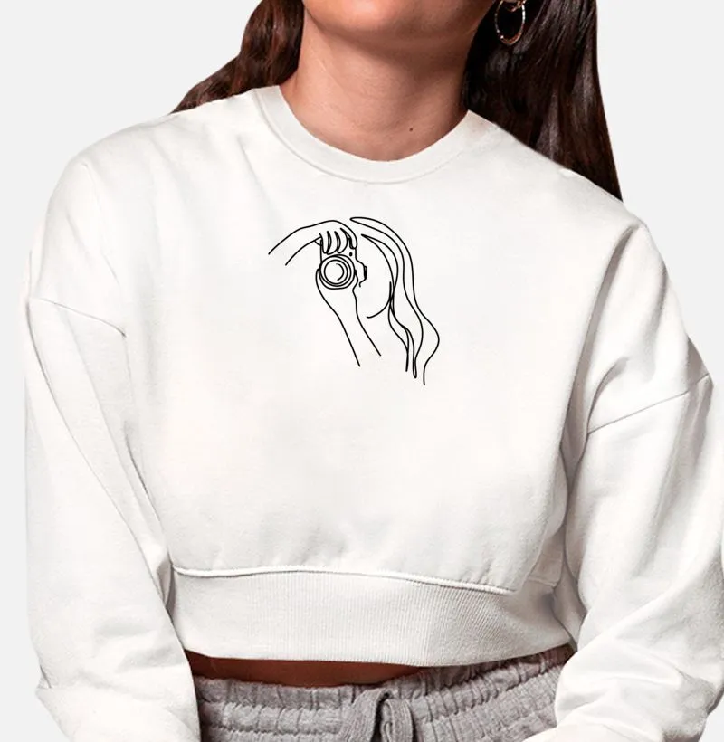 Moletom cropped feminino mulher fotografando