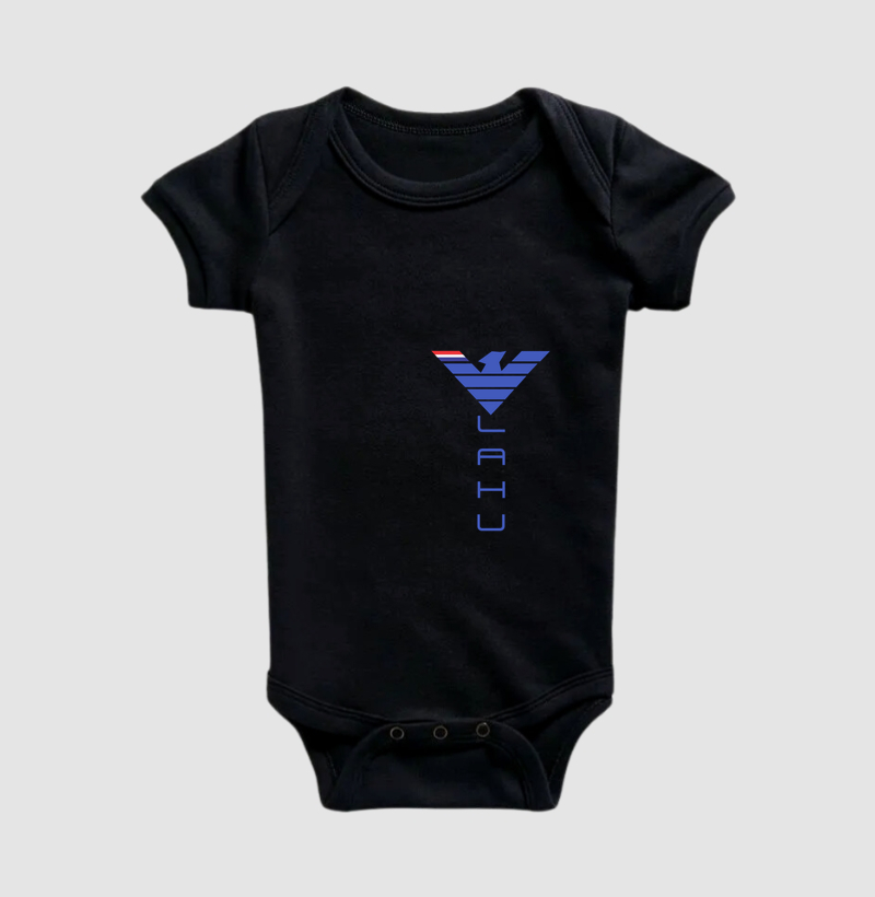 A estampa LAHU BLUE é muito mais do que um design. Ela representa a força de quem acredita em si mesmo, honra sua história e constrói seu futuro com coragem e determinação. - Body Infantil