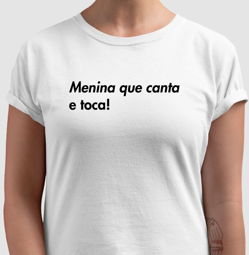 Menina que canta e toca!