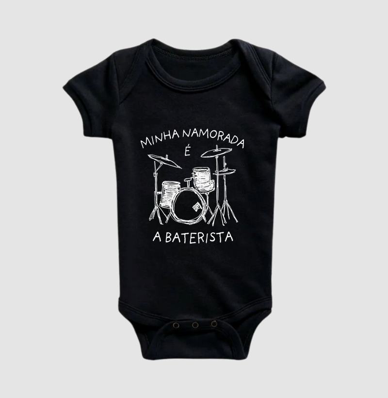MINHA NAMORADA É A BATERISTA