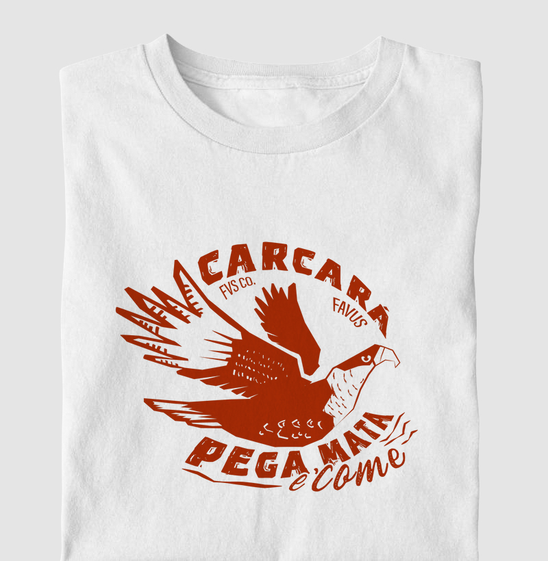 Carcará pega mata e come