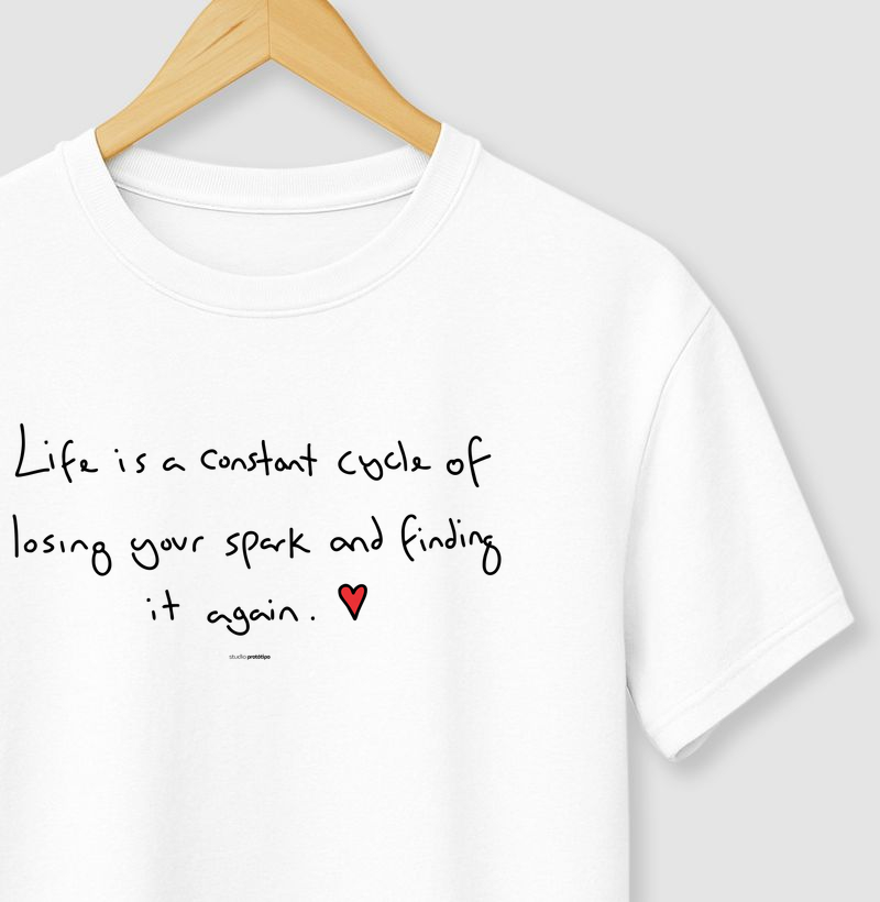 Camiseta Life Is a Constant Cycle