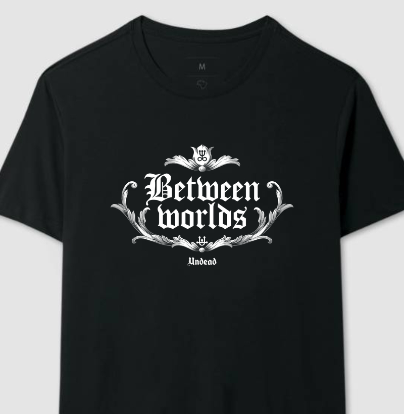 Camiseta - Between Worlds