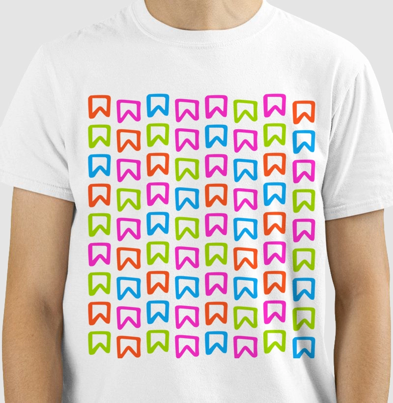 Camiseta Bandeirinhas Coloridas