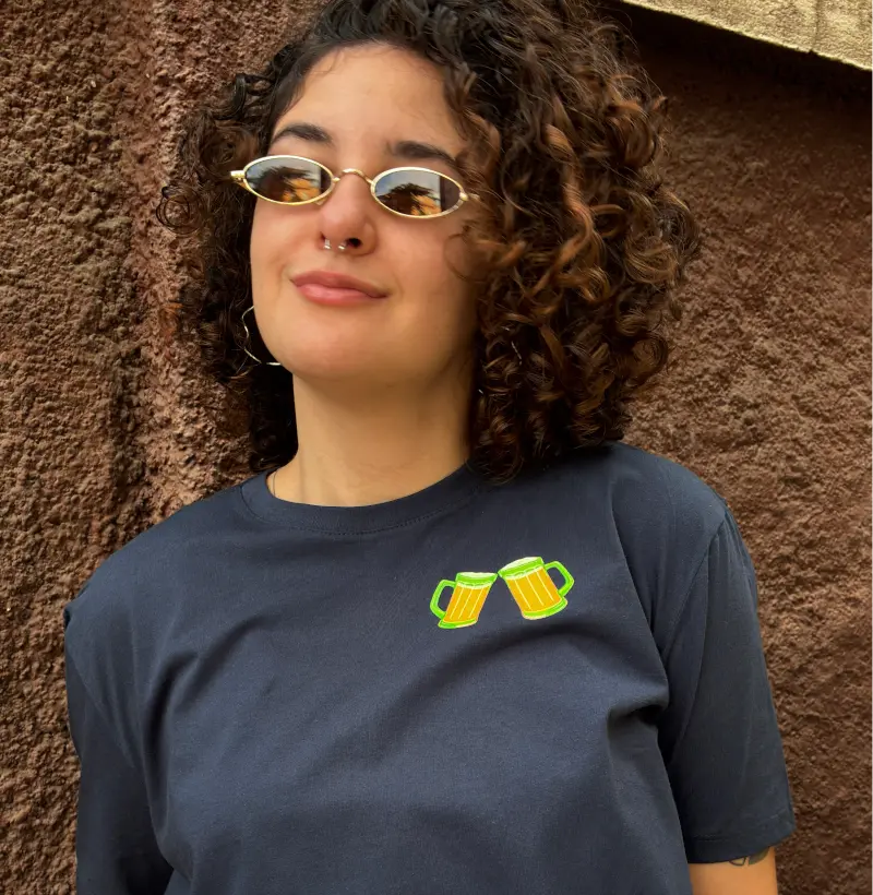 Canecas verde e amarelas