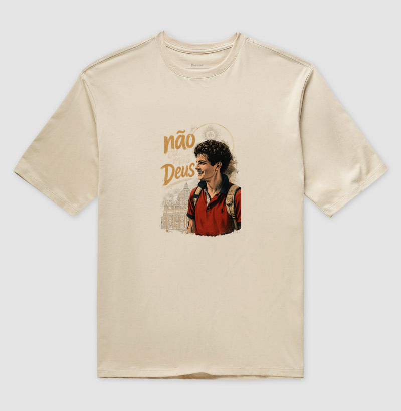 Camiseta Oversized Carlo Acutis Não Eu, Mas Deus