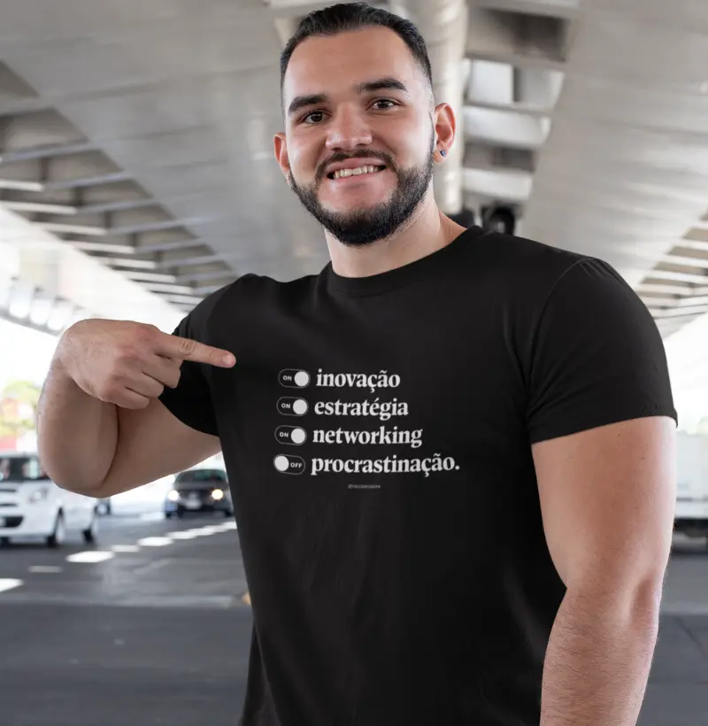 T-Shirt Masculina Preta - Inovação