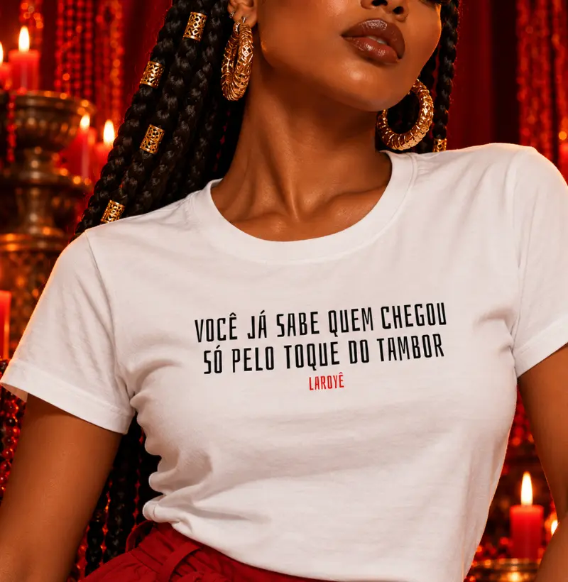 VOCÊ JÁ SABE QUEM CHEGOU - Camiseta