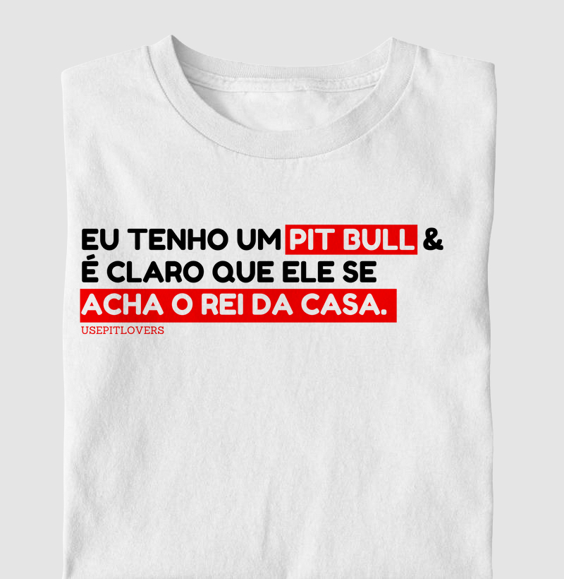 EU TENHO UM PITBULL E É CLARO QUE ELE SE ACHA O REI DA CASA.