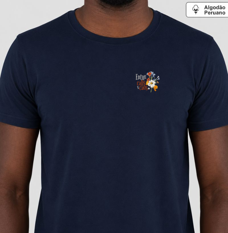 Camiseta Premium Entre Calls e Caos