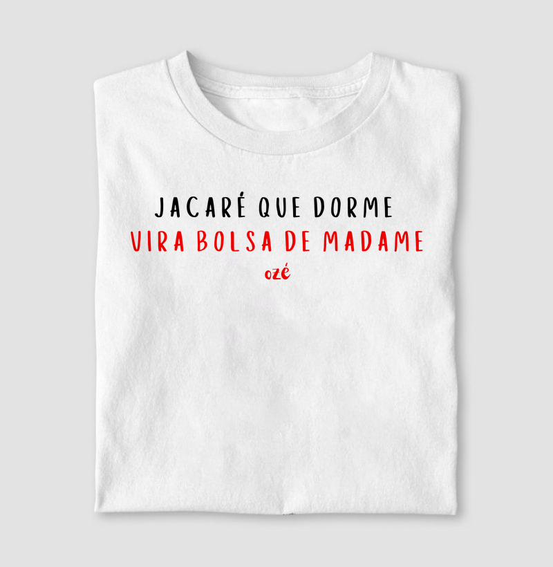 Malandragem: Jacaré que dorme vira bolsa de madame