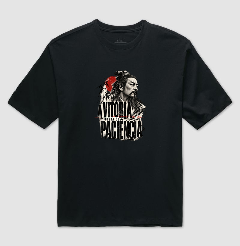 Sun Tzu - A Vitória Gosta de Paciência - Camiseta Oversized