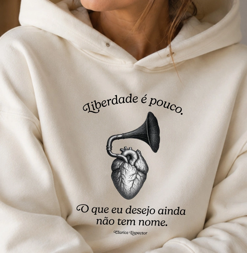 Camiseta - Clarice - Liberdade é pouco