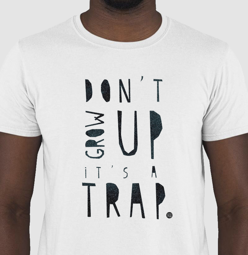 Camiseta Regular Don't Grow Up