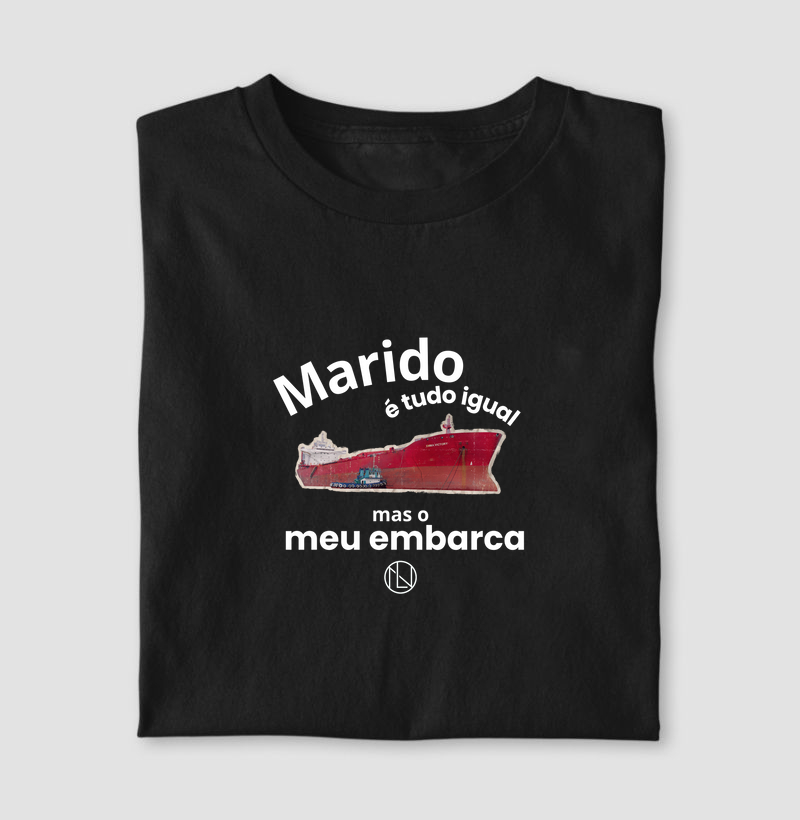 Camiseta Marido é tudo igual mas o meu embarca