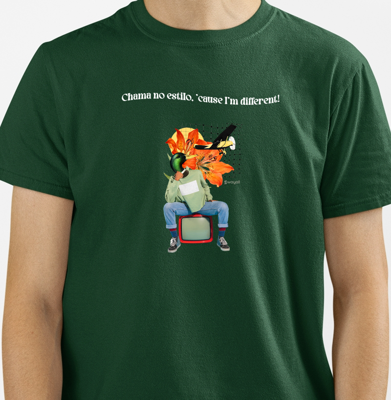 Camiseta Regular - Chama no estilo. 'cause I'm different!