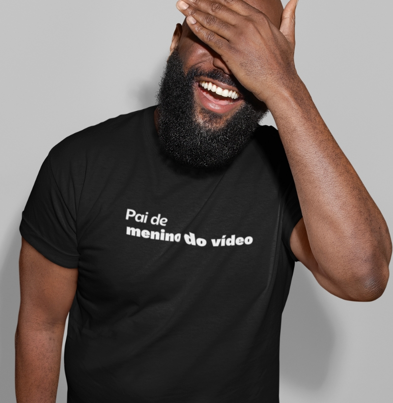 Pai de menino do vídeo