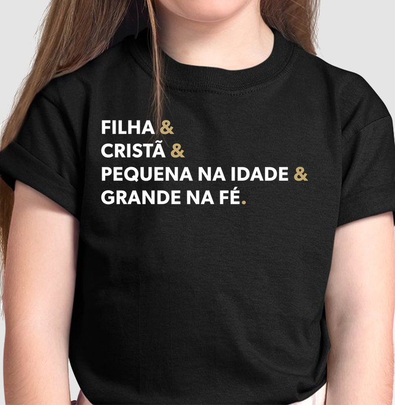 Filha cristã pequena na idade grande na fé