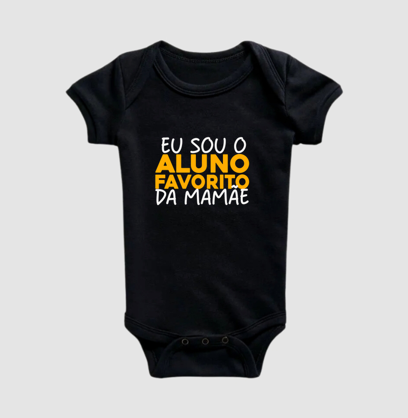 Eu sou o aluno favorito da mamãe!