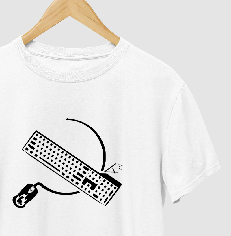 Camiseta foice e teclado 