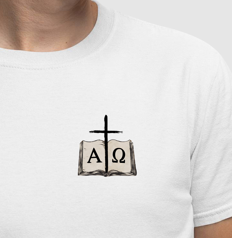 Camiseta Alfa e Ômega - estampa pequena no peito