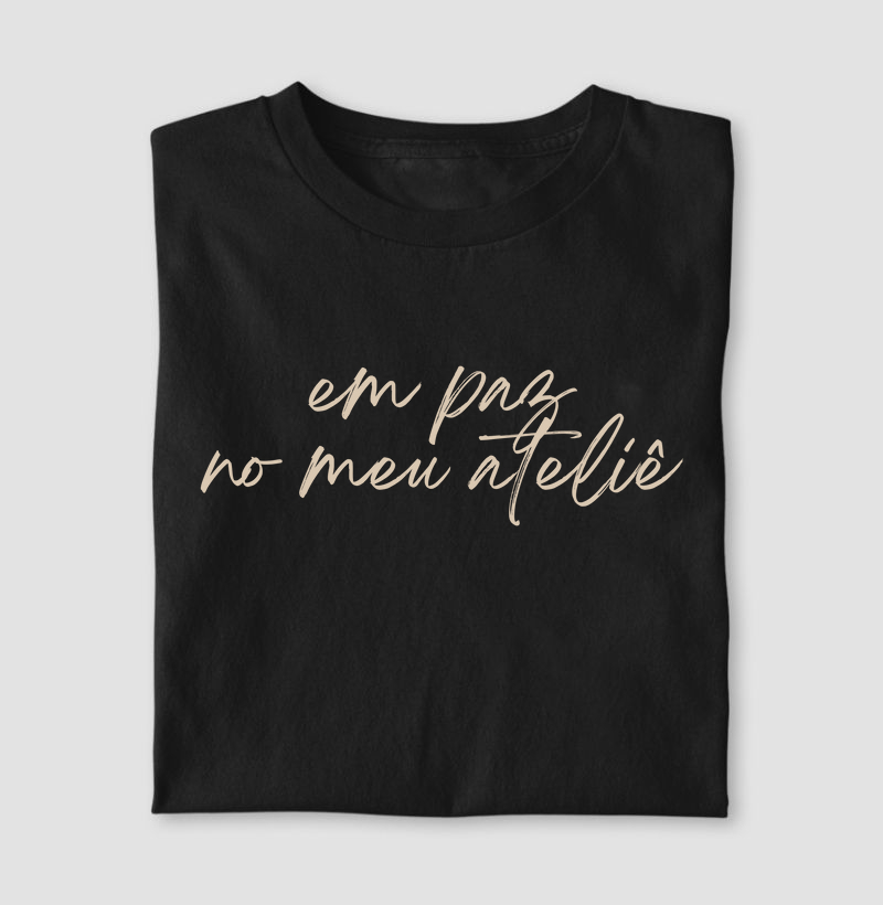 Em paz no ateliê