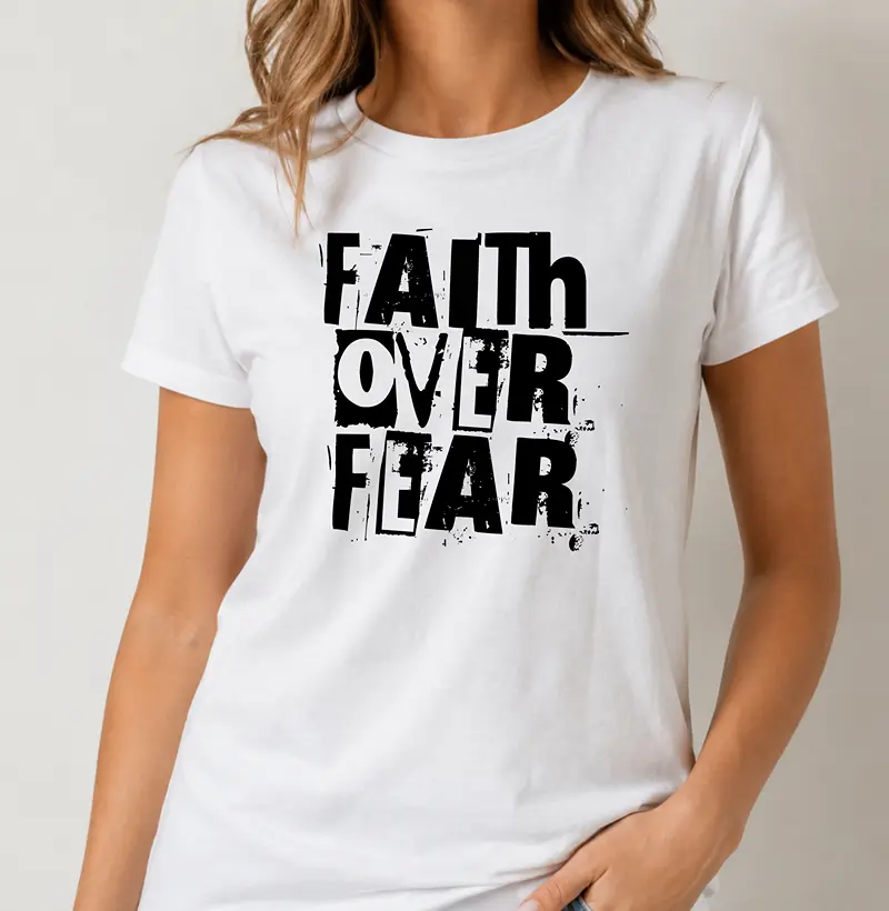 Camiseta Feminina Faith Over Fear - Estampa Preta
