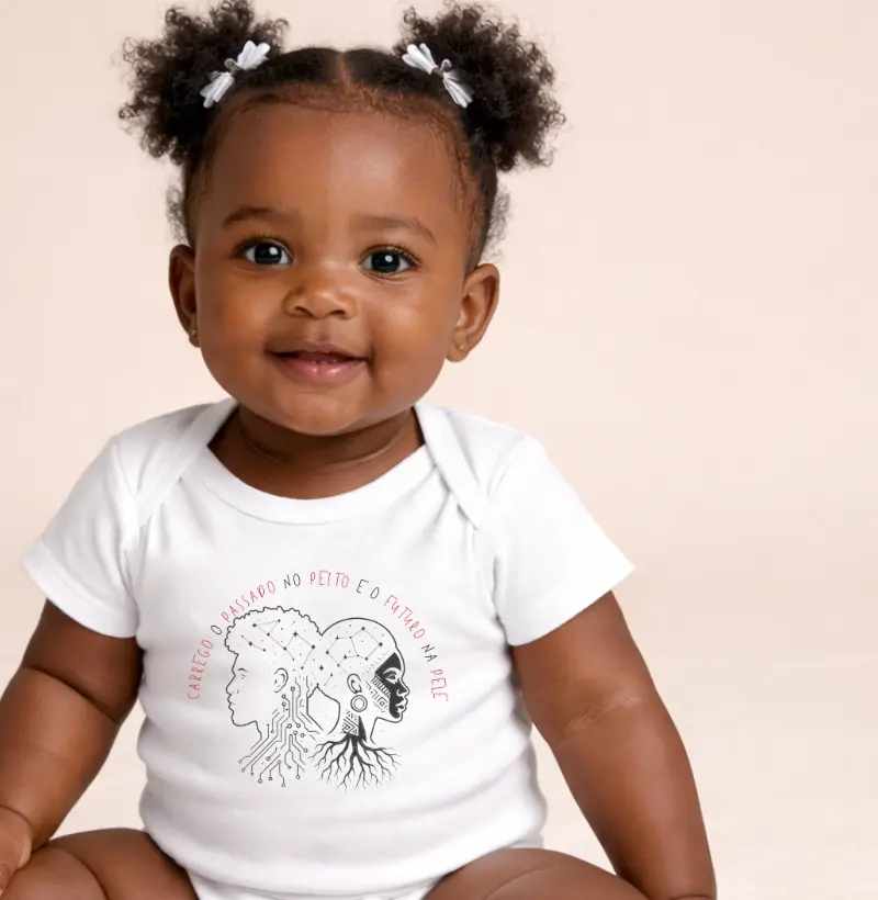 Carrego o passado no peito e o futuro na pele