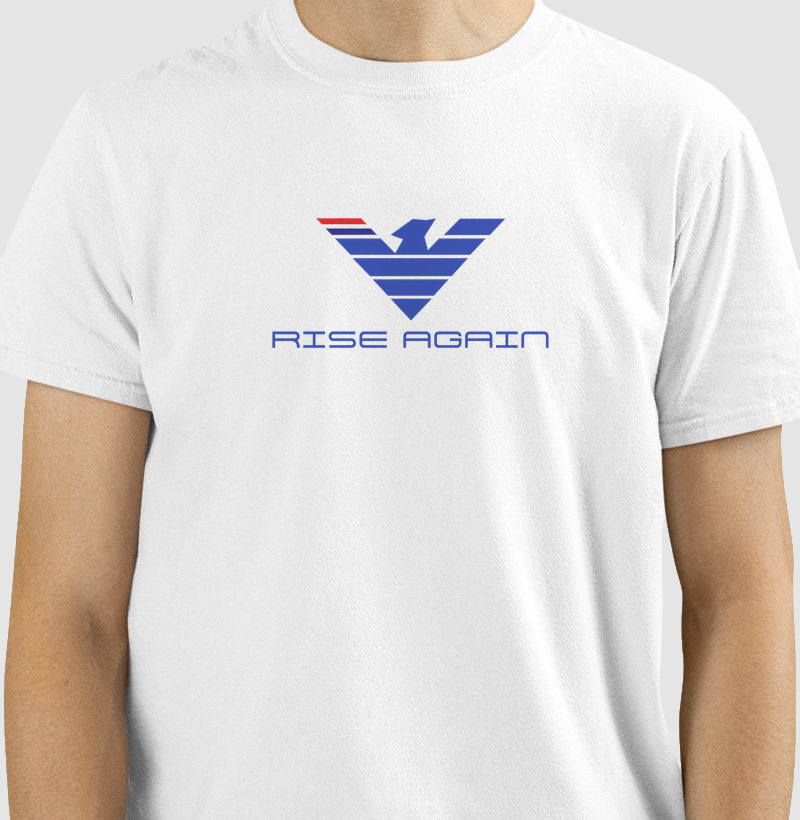 A estampa RISE AGAIN representa o espírito indomável de quem transforma desafios em oportunidades e quedas em novos começos. Com uma águia imponente e um design marcante, a arte simboliza força, liderança e a capacidade de renascer diante das adversidades